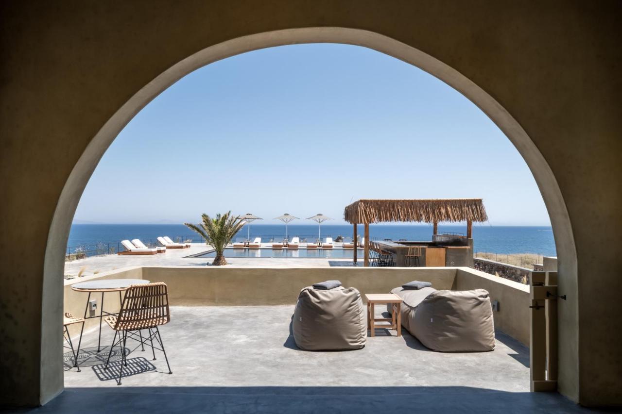 Colombos Beachfront Foinikia  Екстер'єр фото