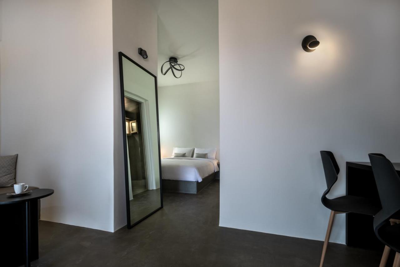 Colombos Beachfront Foinikia  Екстер'єр фото