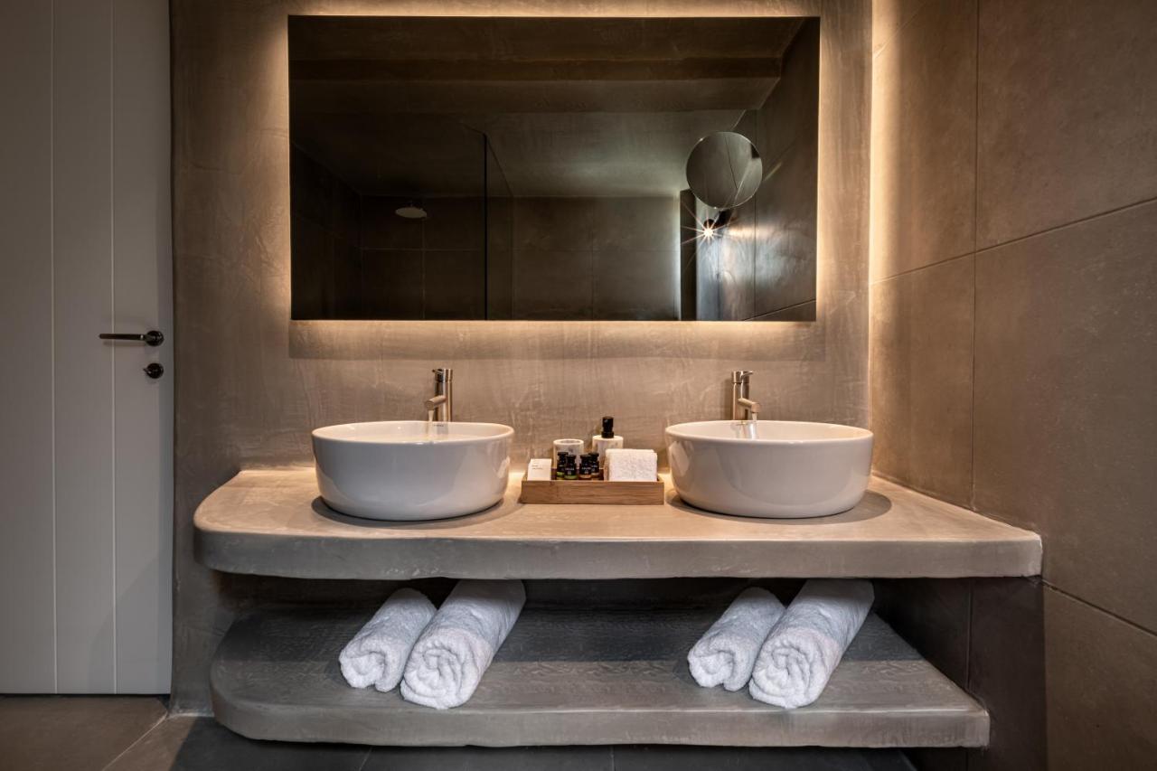 Colombos Beachfront Foinikia  Екстер'єр фото